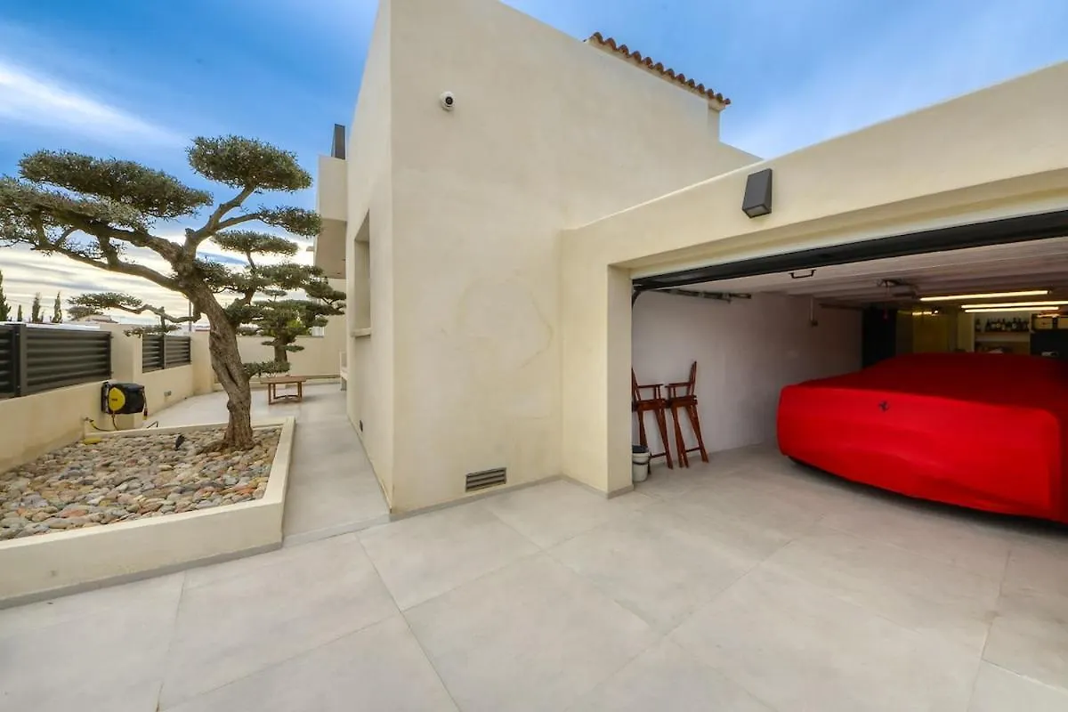 Espectacular Chalet En Santa Margarita Roses